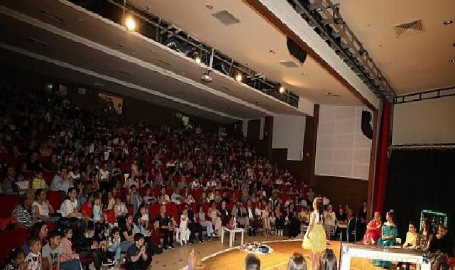 Menderes Belediyesi Çocuk Tiyatrosu Sahnede