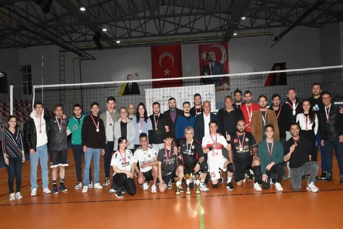 Mengen’de Voleybol Turnuvası Şampiyonu Belli Oldu