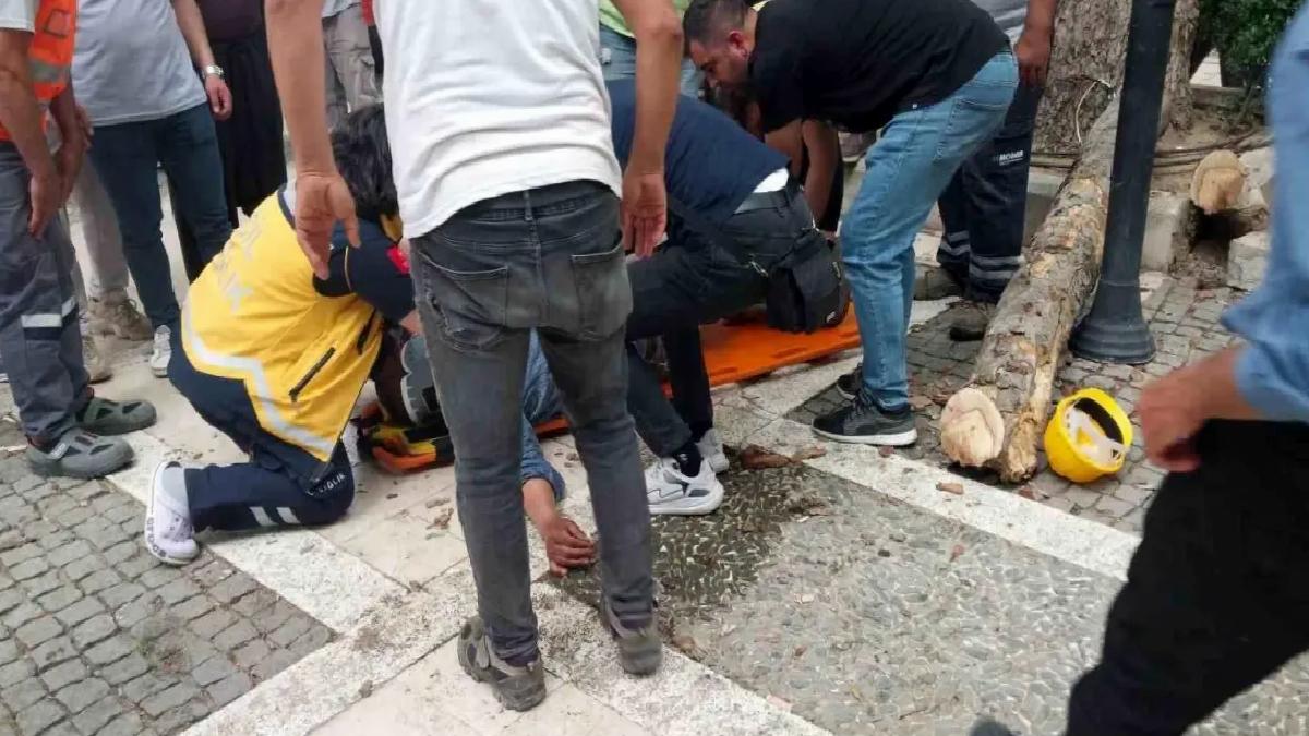 Mersin’de Kepçeden Düşen Belediye İşçisi Ağır Yaralandı