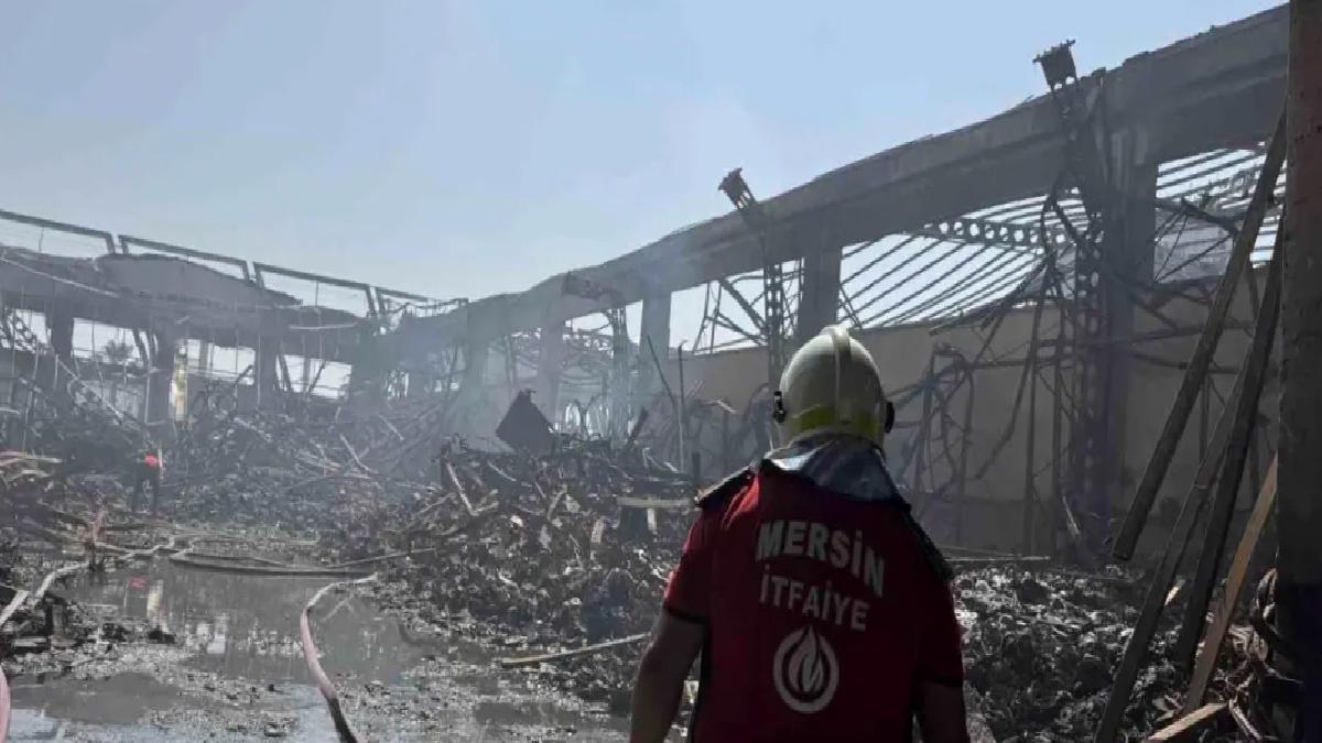 Mersin’de Oto Ses ve Görüntü Sistemleri Üreten Fabrikada Yangın Çıktı