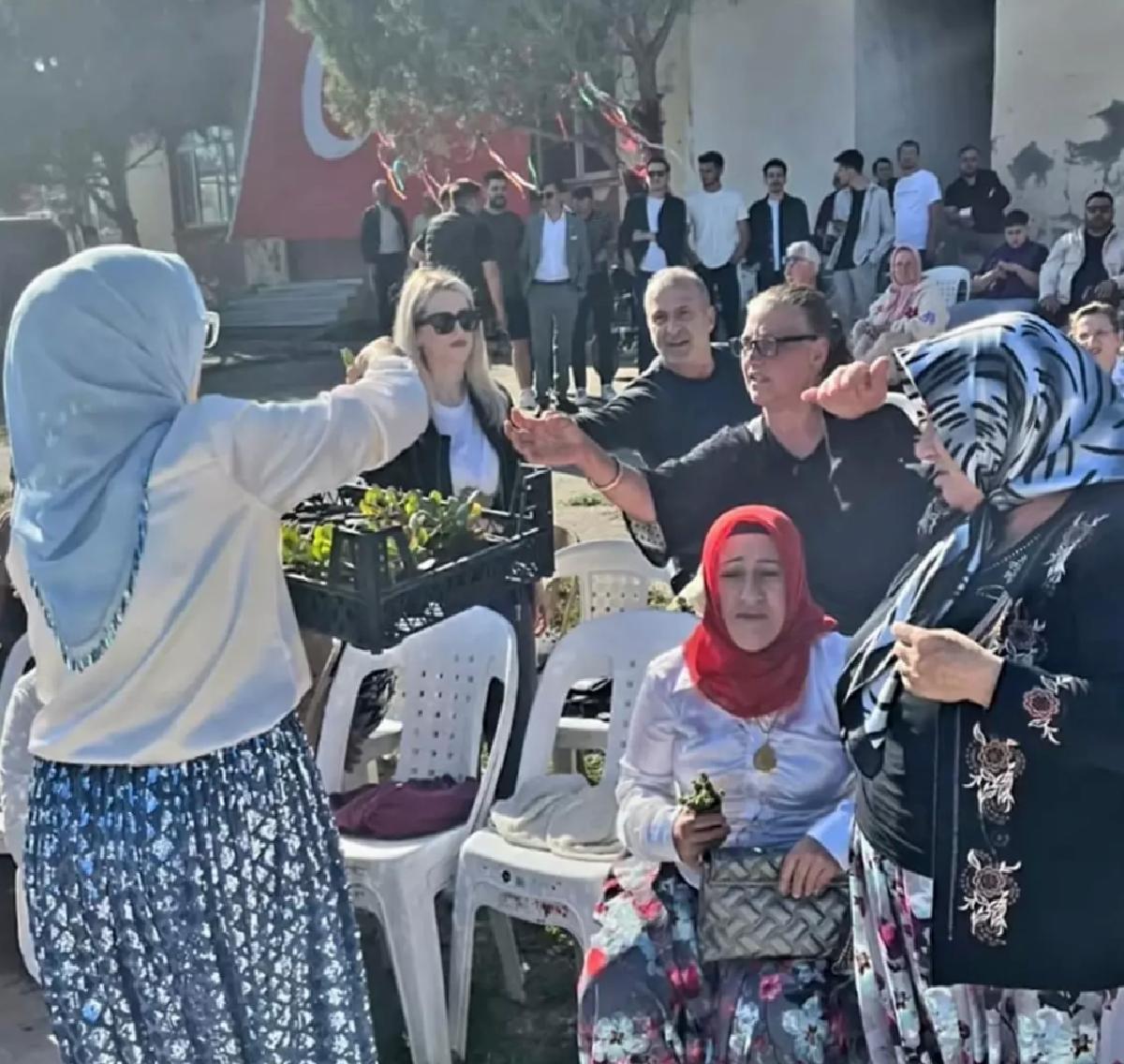 MHP’den Anneler Günü’nde Çiçek Sürprizi