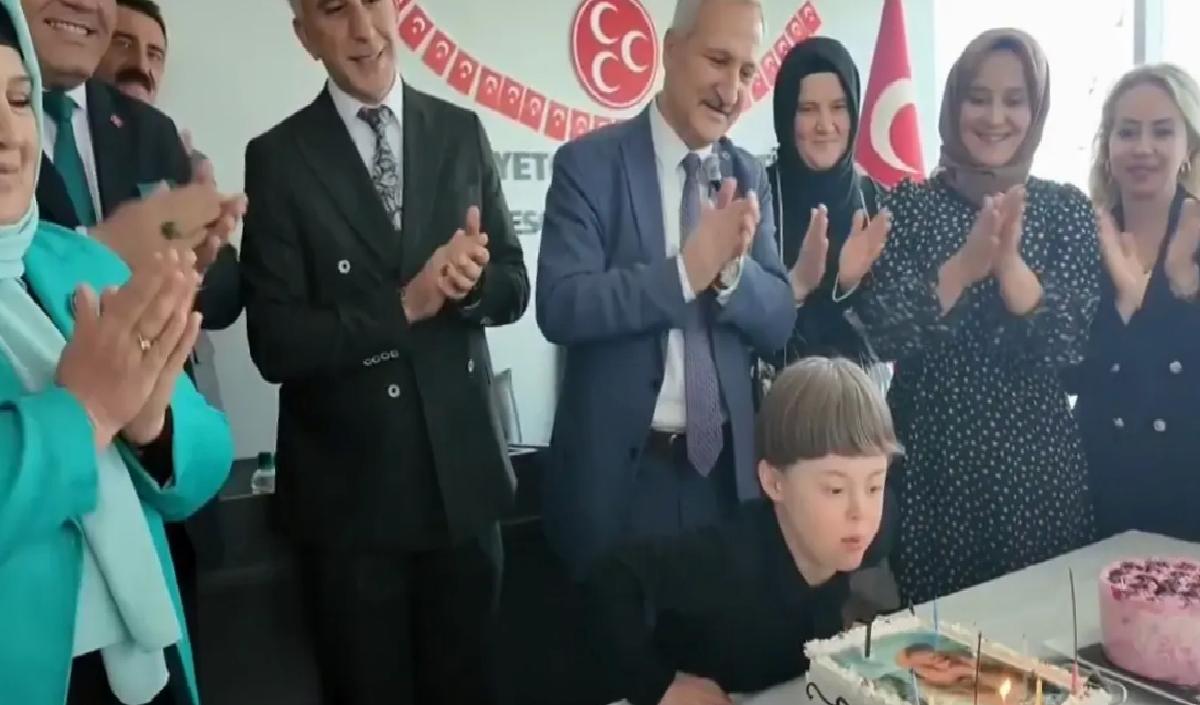 MHP’den Down Sendromlu Mert’e Doğum Günü Kutlaması