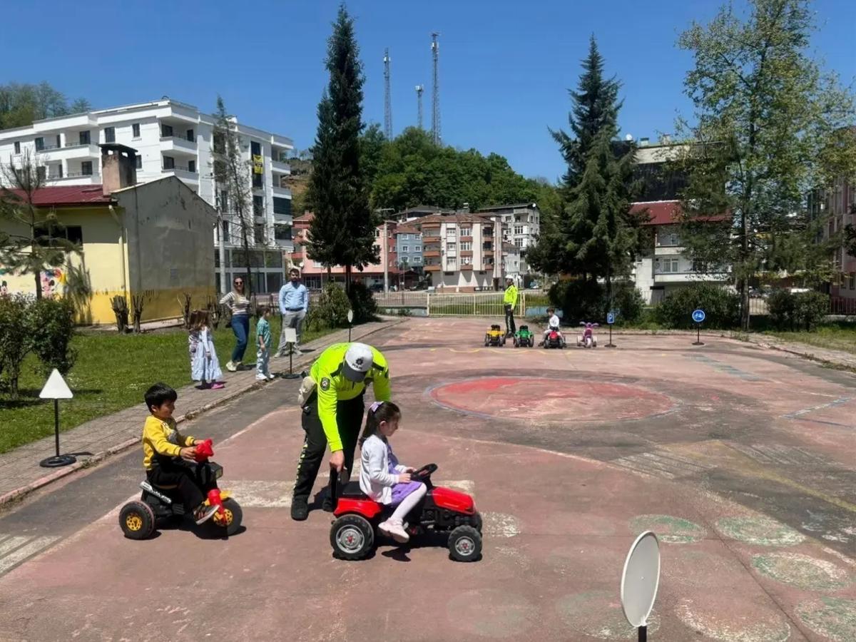 Miniklere Trafik Eğitimi