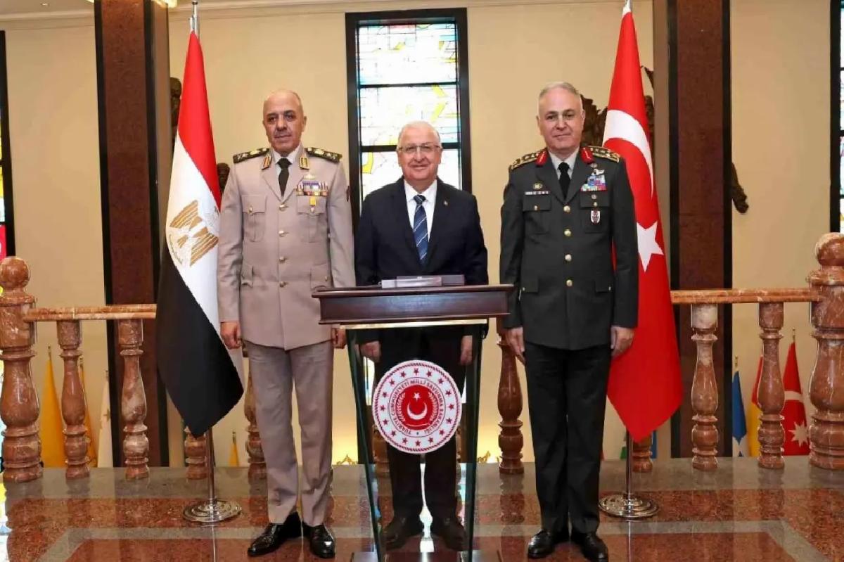 Mısır Genelkurmay Başkanı Türkiye’de