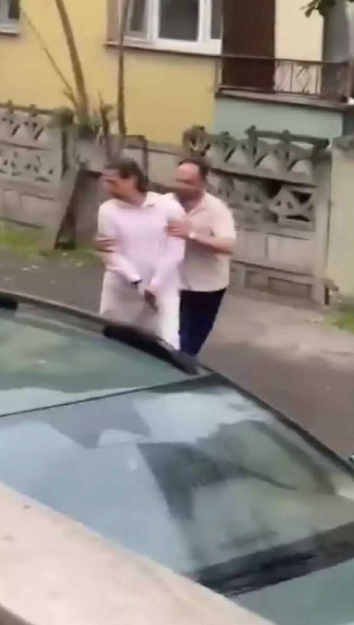 Motosiklet Egzozuna Silahlı Tepki