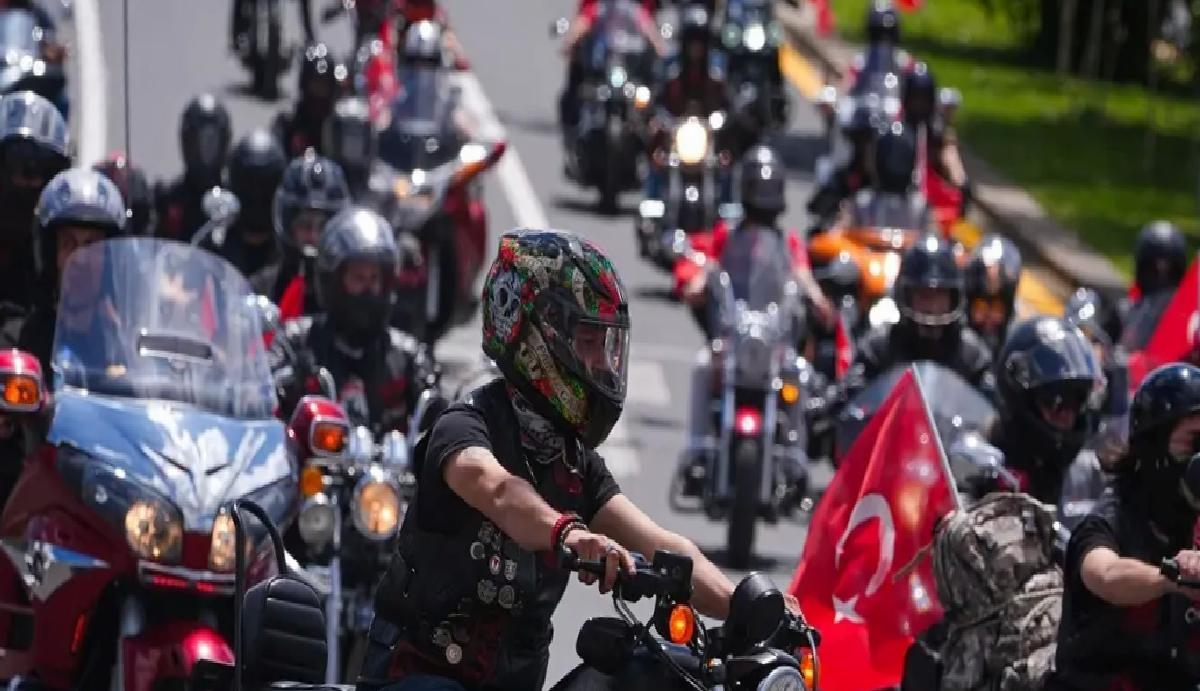 Motosikletçilerden Anıtkabir’e Anlamlı Sürüş