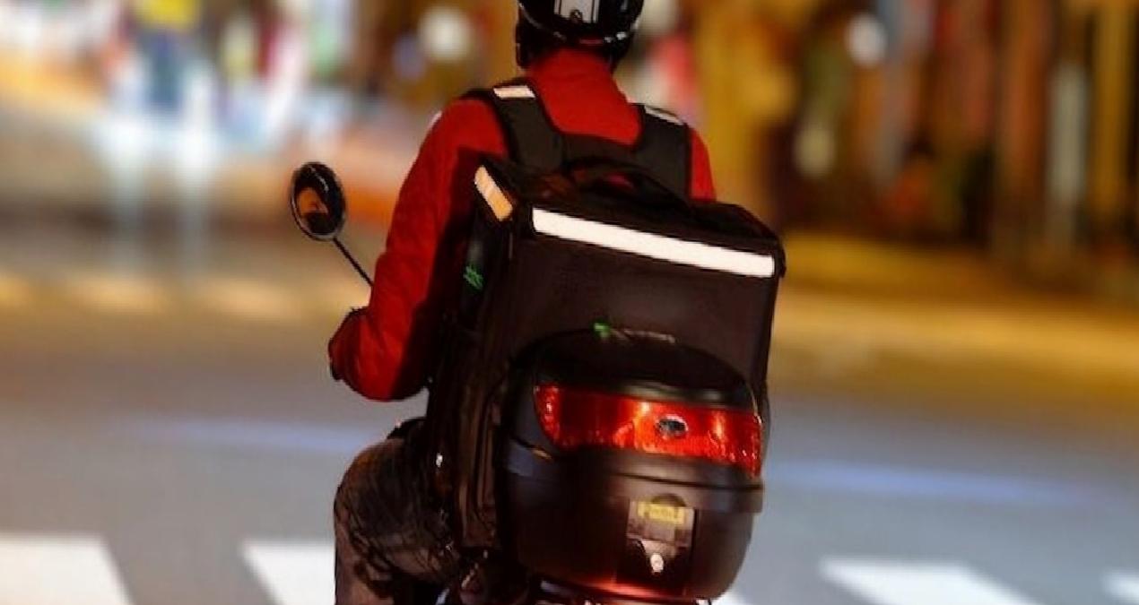 Motosiklette 1.5 kilogram uyuşturucuyla yakalanan 2 zanlı tutuklandı