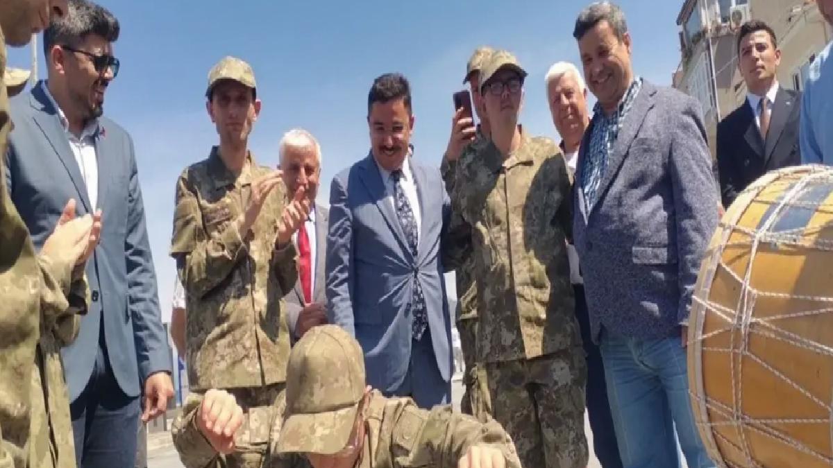 Mudanya’da Özel Gereksinimli Bireylere Asker Eğlencesi