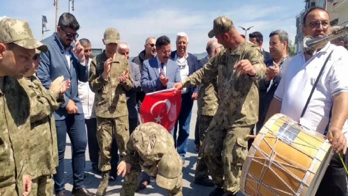 Mudanya’da Temsili Asker Eğlencesi Coşkuyla Gerçekleşti