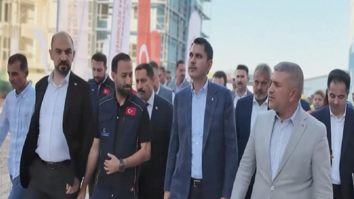 Murat Kurum, 1 Mayıs mesajında deprem bölgesinde çalışan işçilere yer verdi