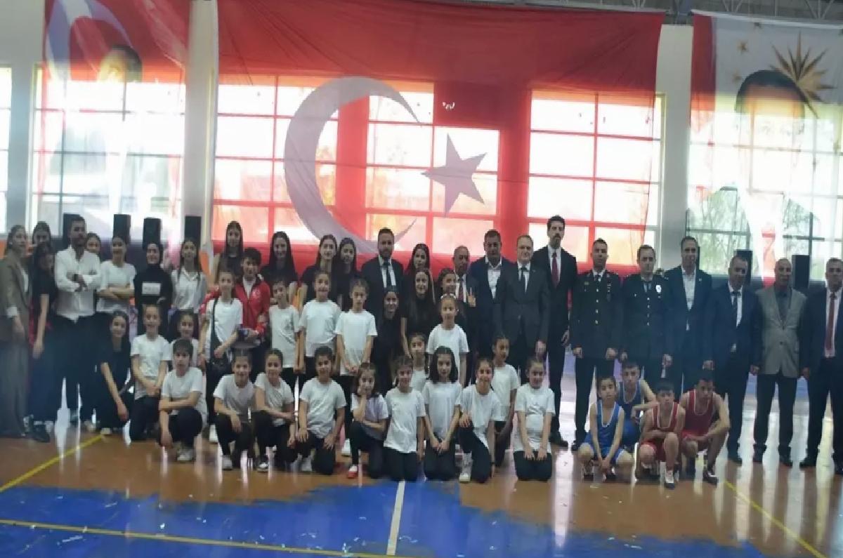 Muş’ta 19 Mayıs Coşkuyla Kutlandı