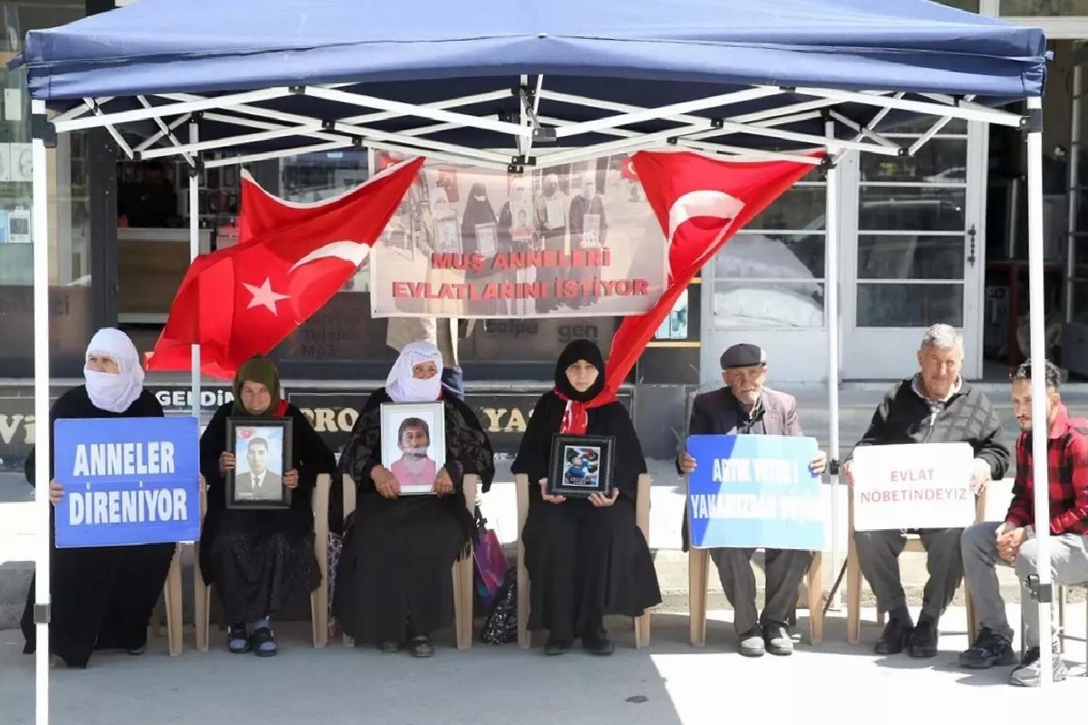 Muş’ta Aileler Çocukları İçin Eylem Düzenledi