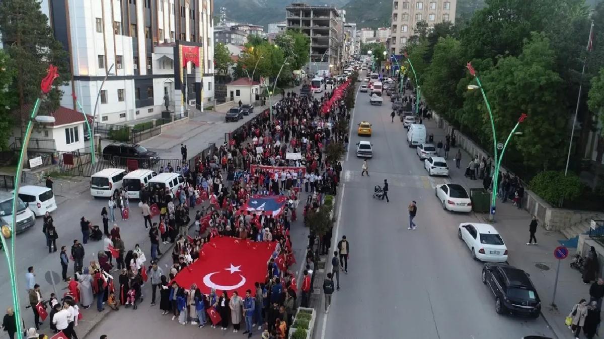 Muş’ta “Meşaleli Gençlik Yürüyüşü” düzenlendi