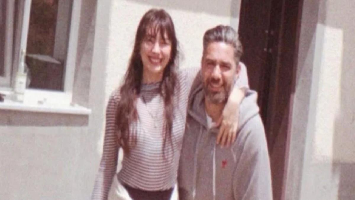 Neslihan Atagül’den oğlu Aziz ile yeni poz