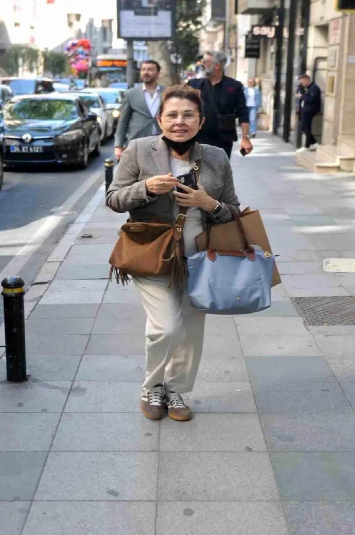 Nilüfer, Nişantaşı’nda Maskeyle Görüntülendi