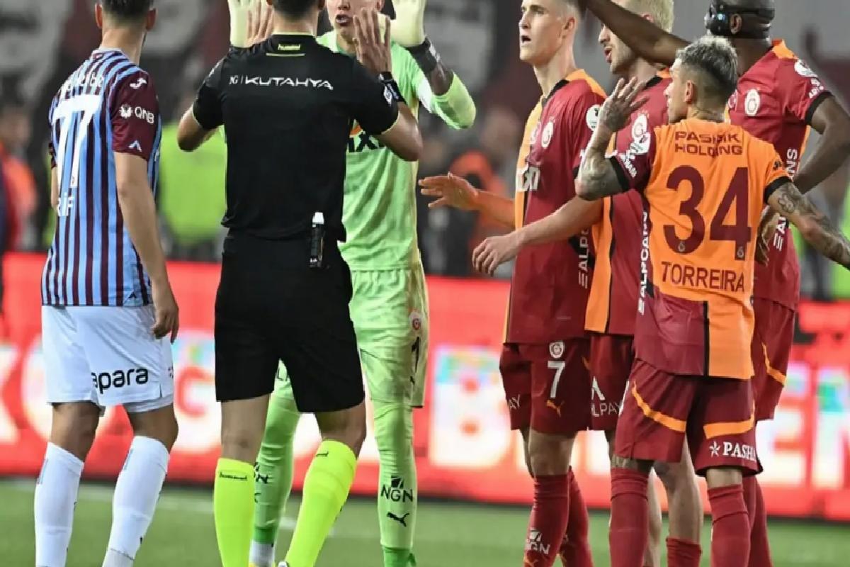 O pozisyonda ne konuşuldu? Süper Lig’de 35. haftanın VAR kayıtları açıklandı!