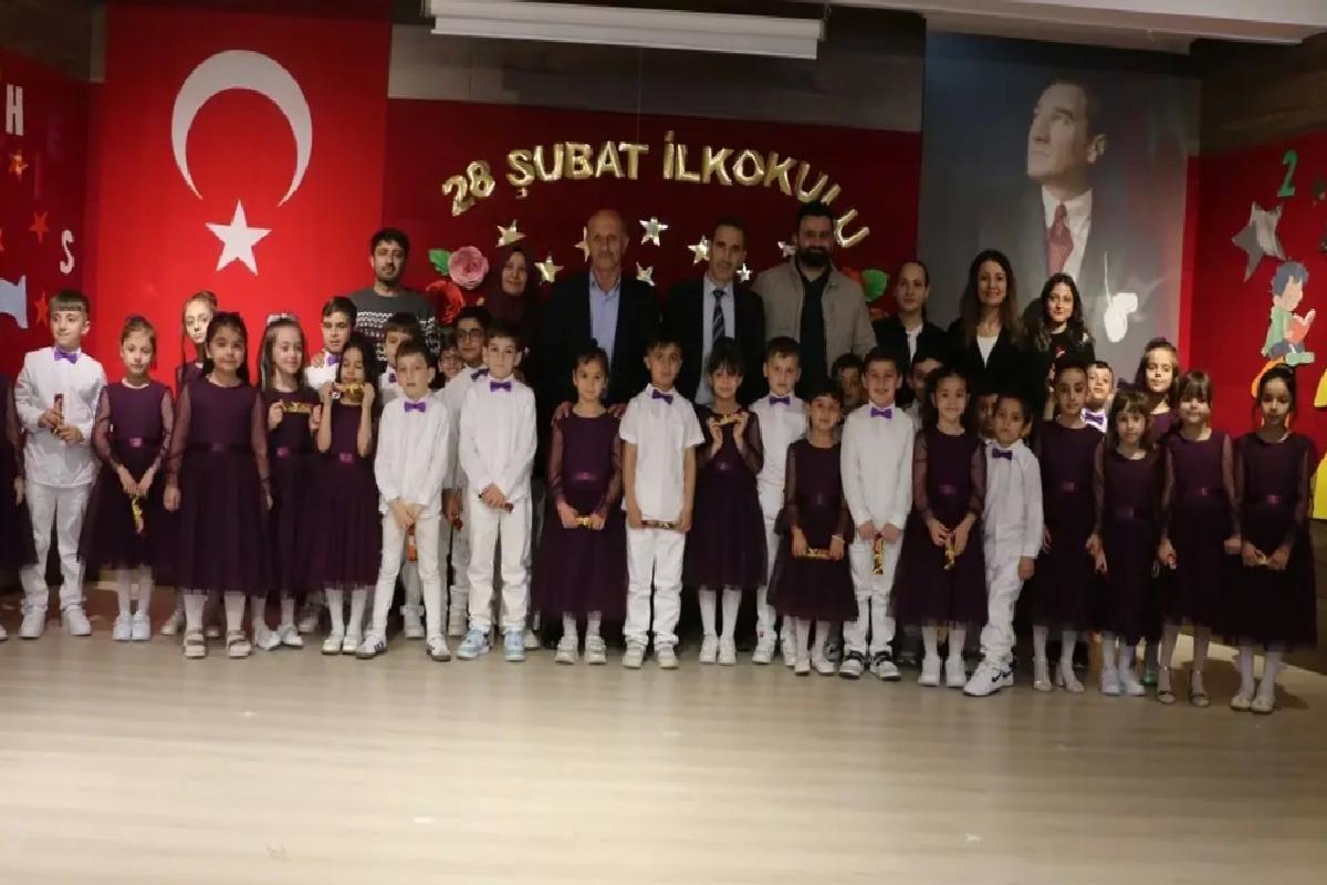 Of’ta İlkokul Öğrencilerine Okuma Yazma Etkinliği