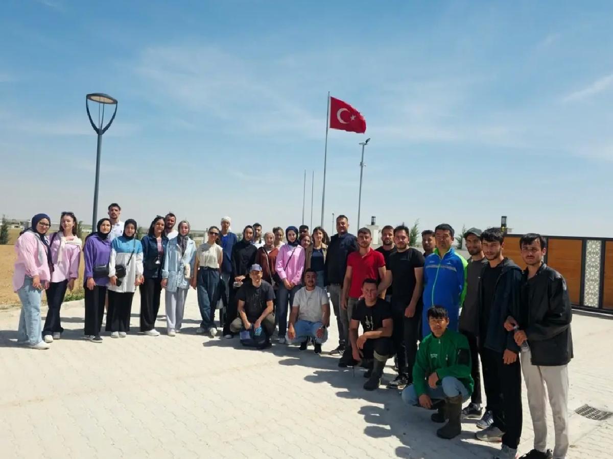 Öğrenciler Hayvan Yetiştiriciliği Eğitimi Aldı