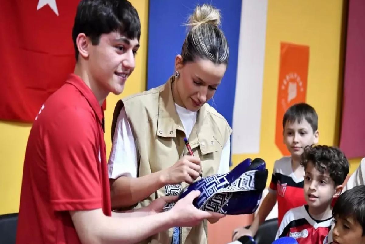 Olimpiyat İkincisi Hatice Akbaş, Genç Sporcularla Buluştu