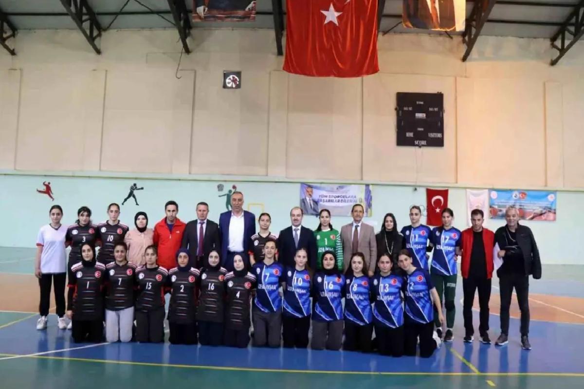 Oltu’da Hentbol Heyecanı