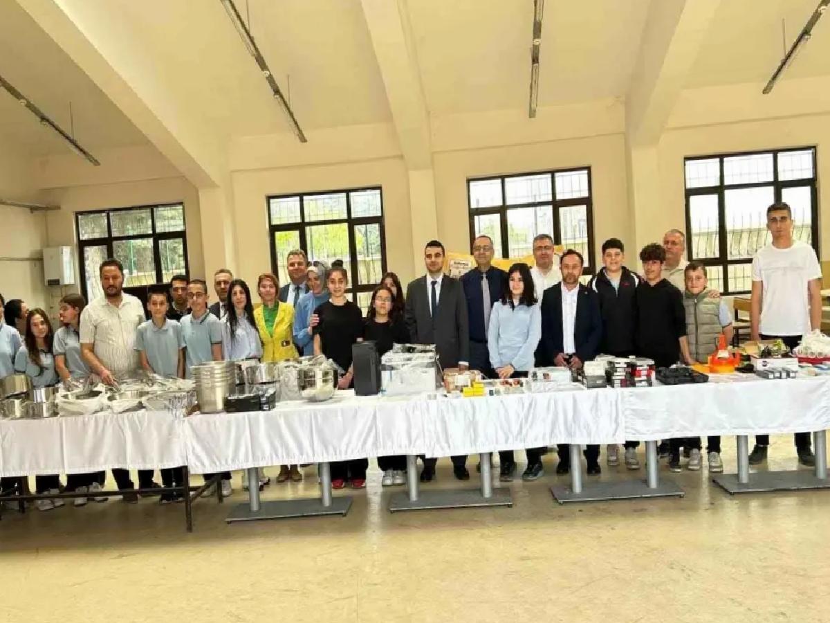 Osmaneli OSB’den Okula Teknik Destek