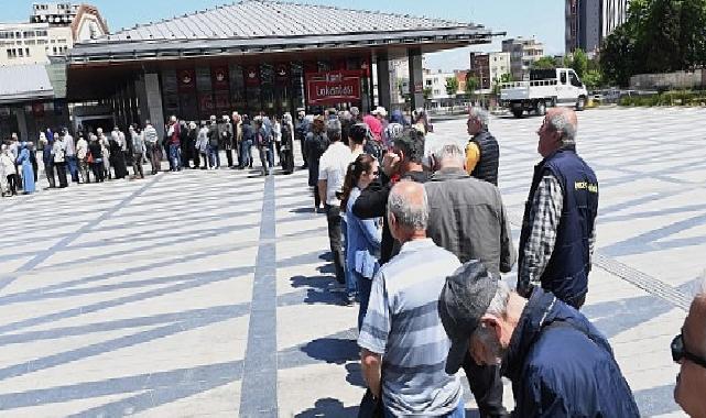 Osmangazi Belediyesi’nden ücretsiz fide dağıtımı
