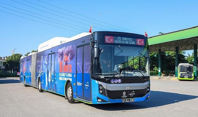 Otobüs ve tramvaylar 19 Mayıs’a özel giydirildi