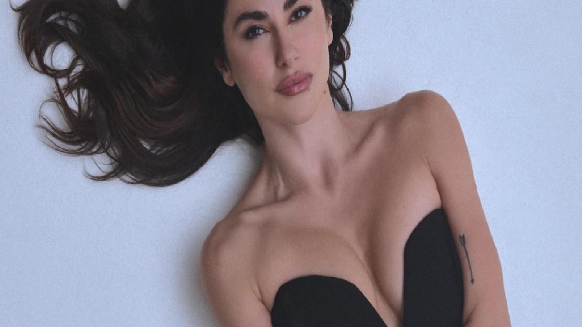 Oyuncu Nesrin Cavadzade iddialı tarzı! Bakan bir daha baktı