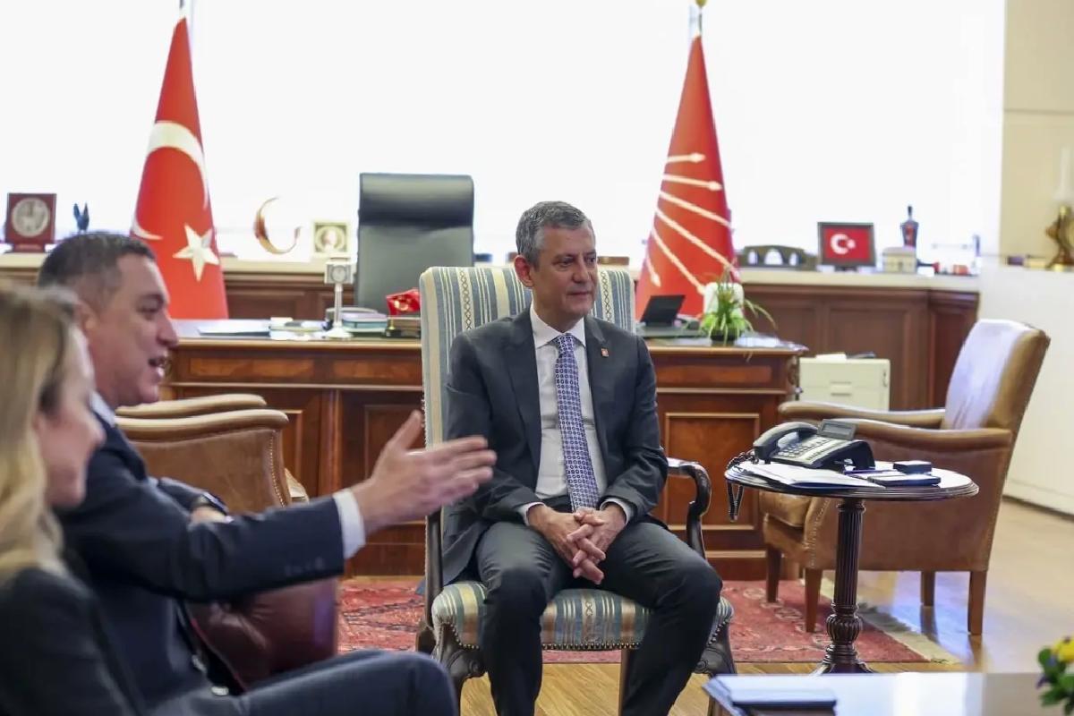 Özgür Özel, Barolar Birliği Başkanı Sağkan’ı Kabul Etti