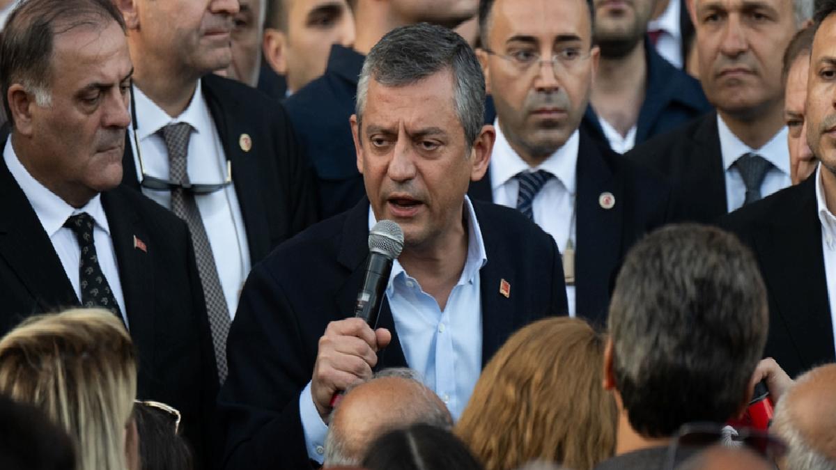 Özgür Özel darp raporu almadan programına devam ettiğini belirtti