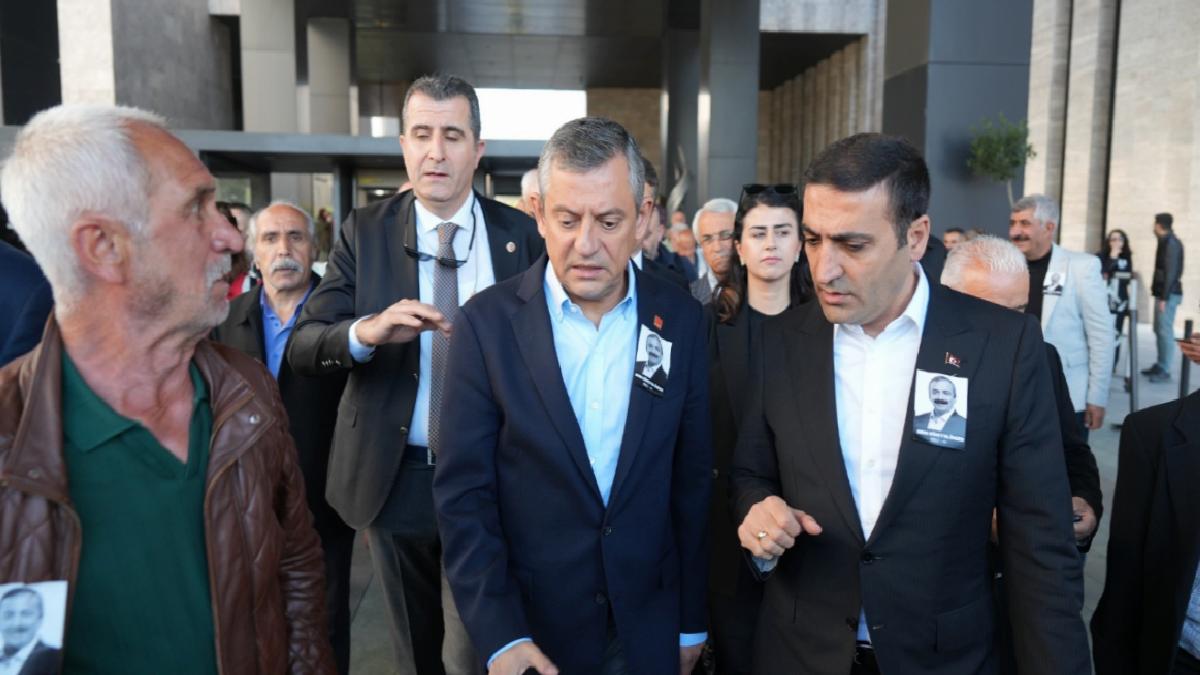 Özgür Özel’e saldırı anı