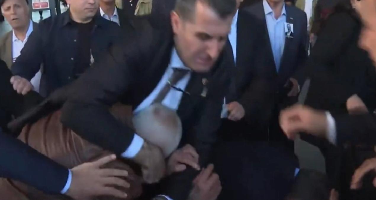 Özgür Özel’e saldırıda dikkat çeken detay: O müdürü valiliğe şikayet ettiler