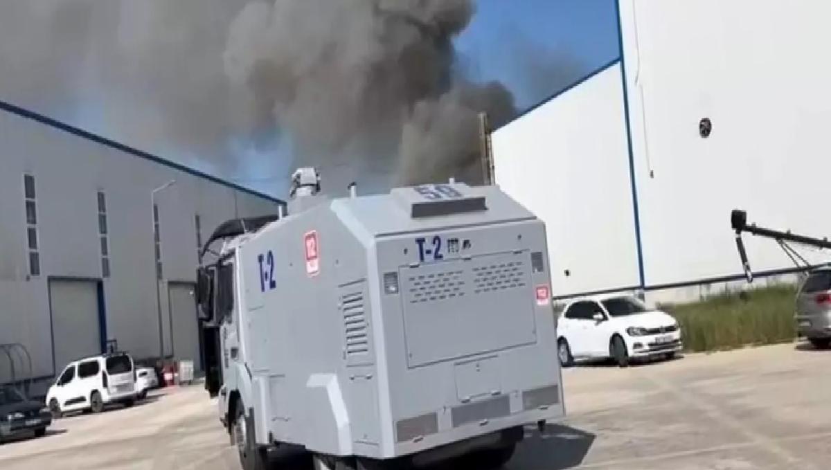 Özpar Kauçuk Fabrikasında Yangın Kontrol Altında