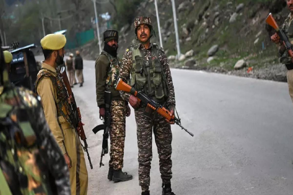 Pakistan, Hindistan’a Tepki Gösterdi