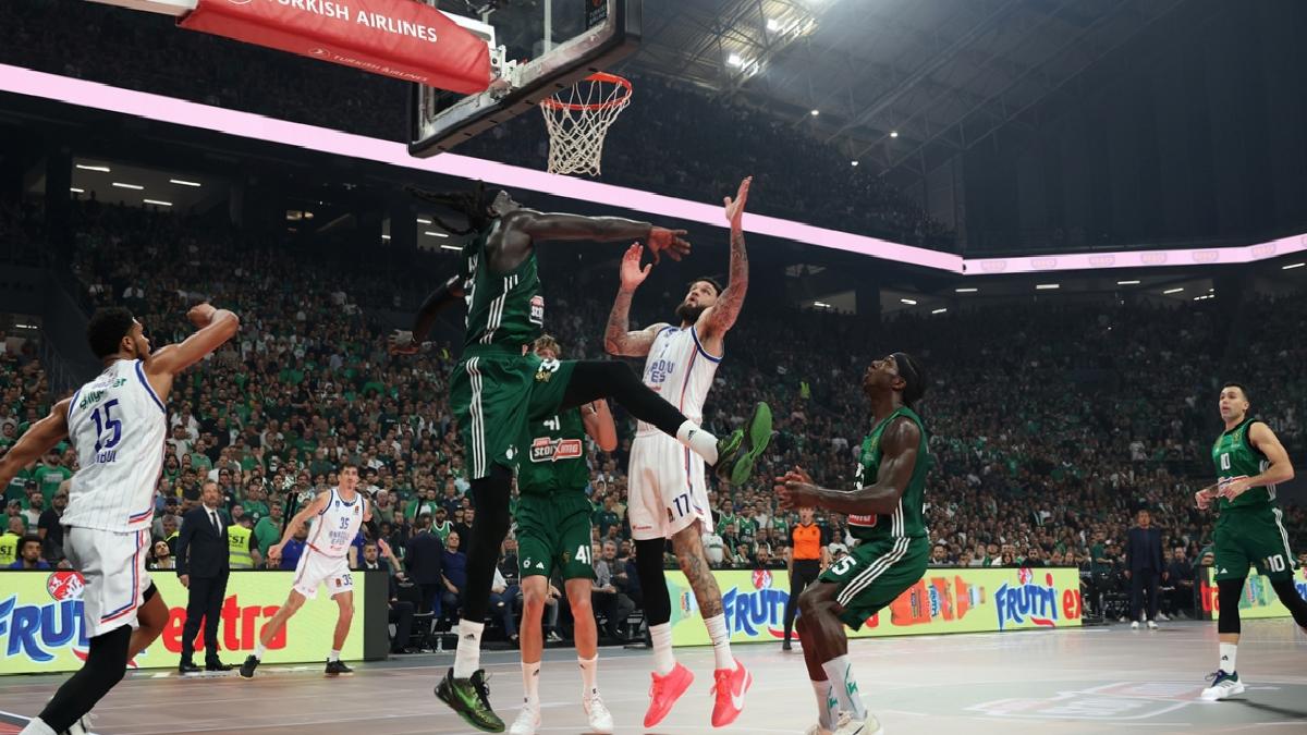 Panathinaikos son maçta Anadolu Efes’i yıktı