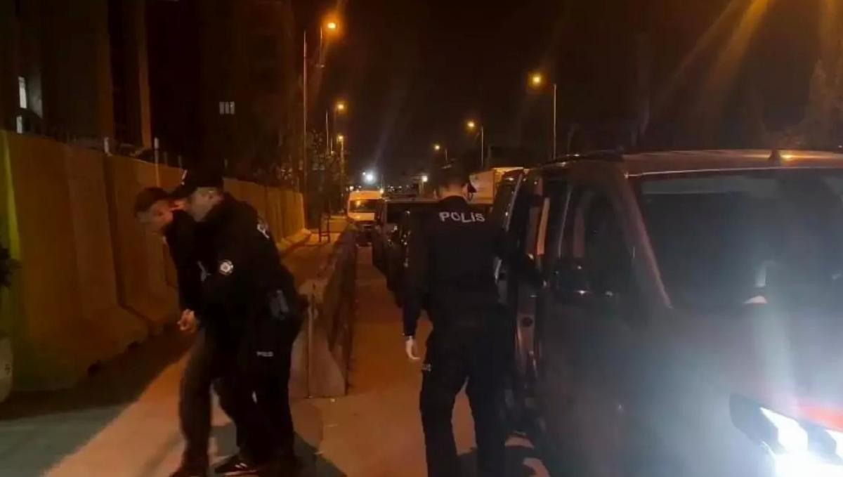 Pendik’te asker uğurlama eğlencesinde havaya ateş açan şahıs yakalandı