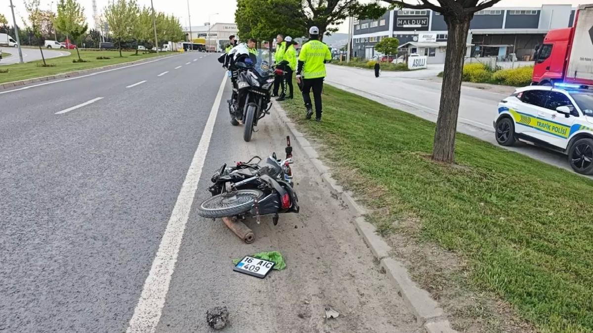 Polis ‘Dur’ İhtarına Uymayan Sürücü Kaza Geçirdi