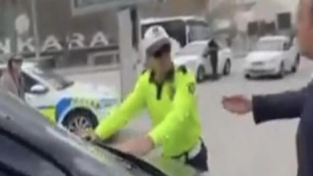 Polisin üzerine CHP parti aracını süren şoför: Yola devam etmemi vekiller söyledi