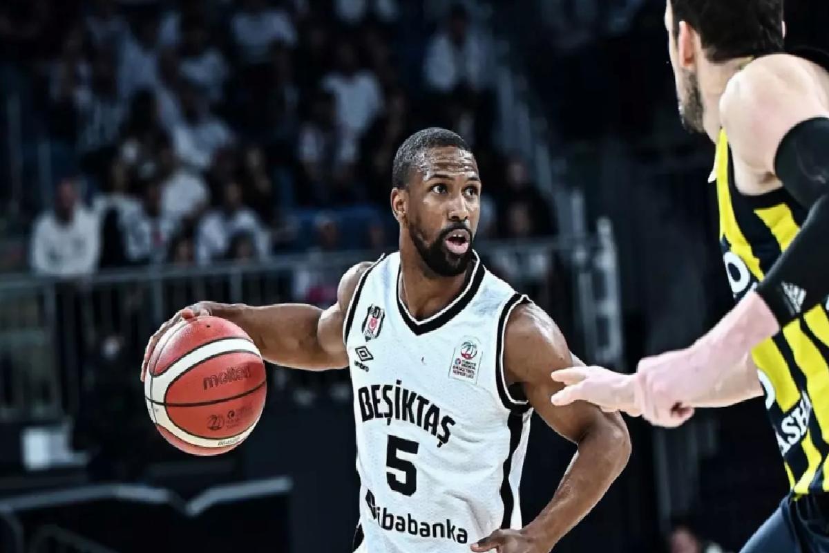 Potada nefes kesen derbi Beşiktaş’ın