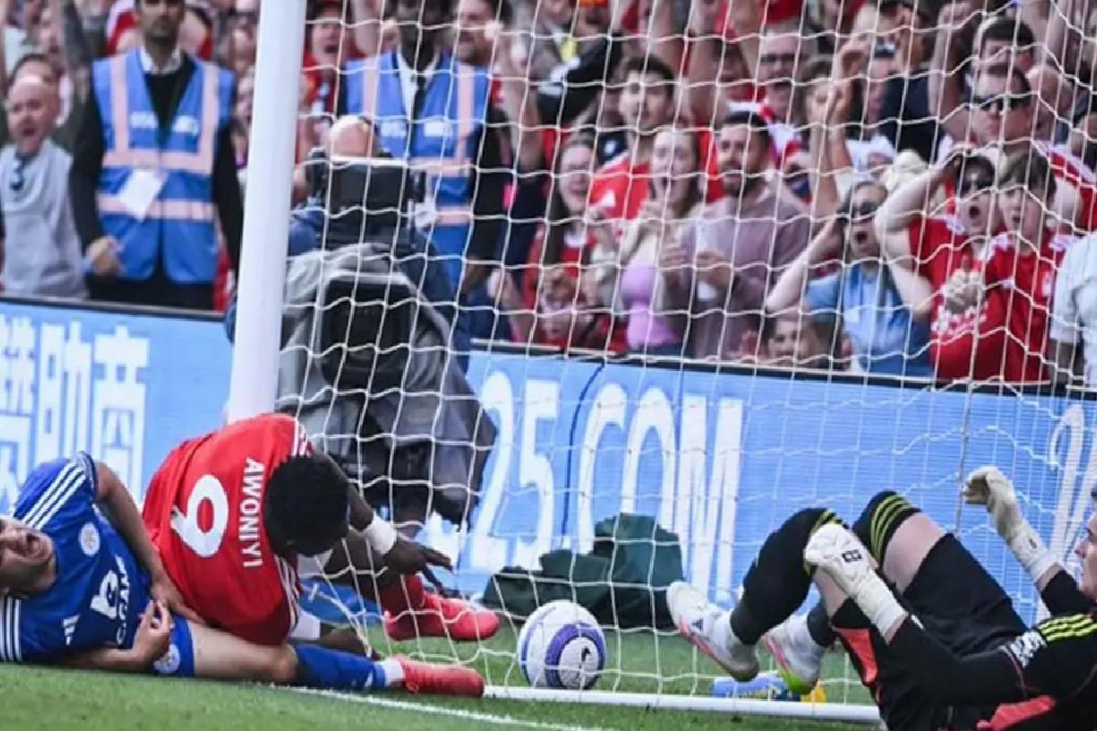 Premier Lig’de korkutan olay: Awoniyi’nin bağırsakları yırtıldı ve yapay komaya alındı
