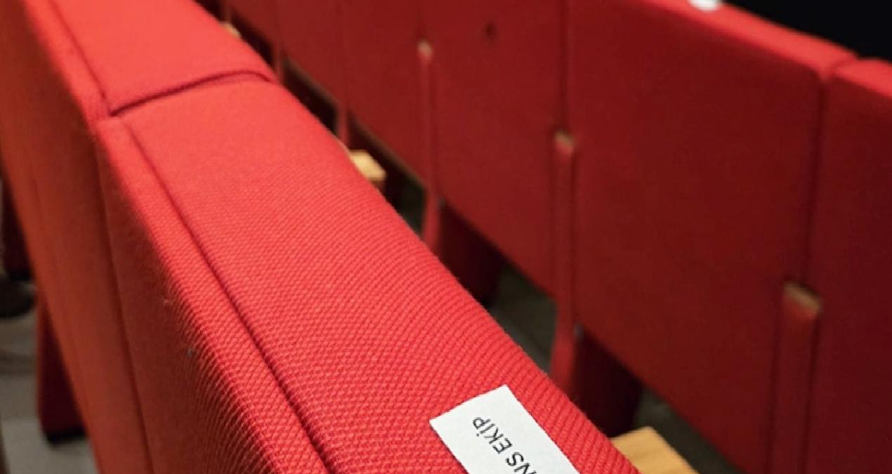 ‘Prens’ dizinin galası gerçekleşti. Ancak ne başrol ne teknik ekip hiç kimse katılmadı