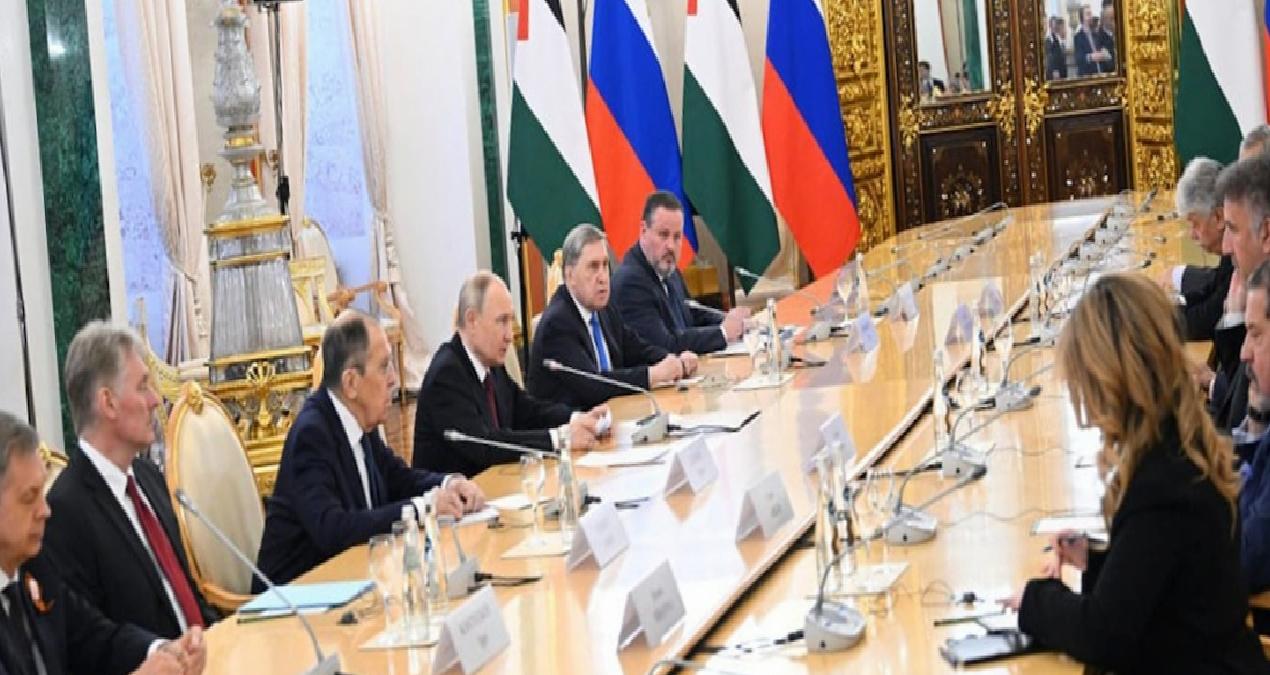Putin, Filistin Devlet Başkanı Abbas ile görüştü