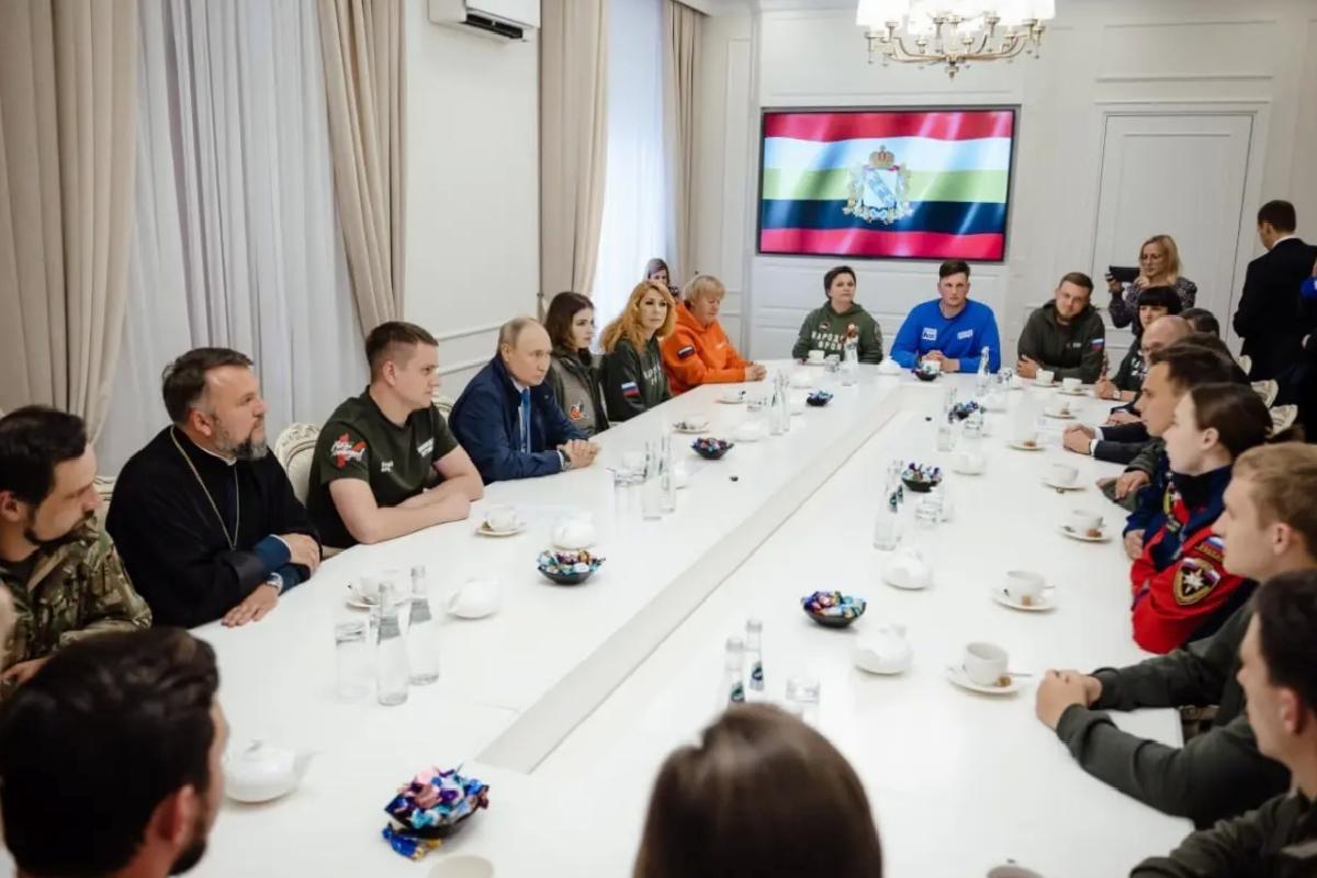 Putin, Kursk Bölgesini Ziyaret Etti
