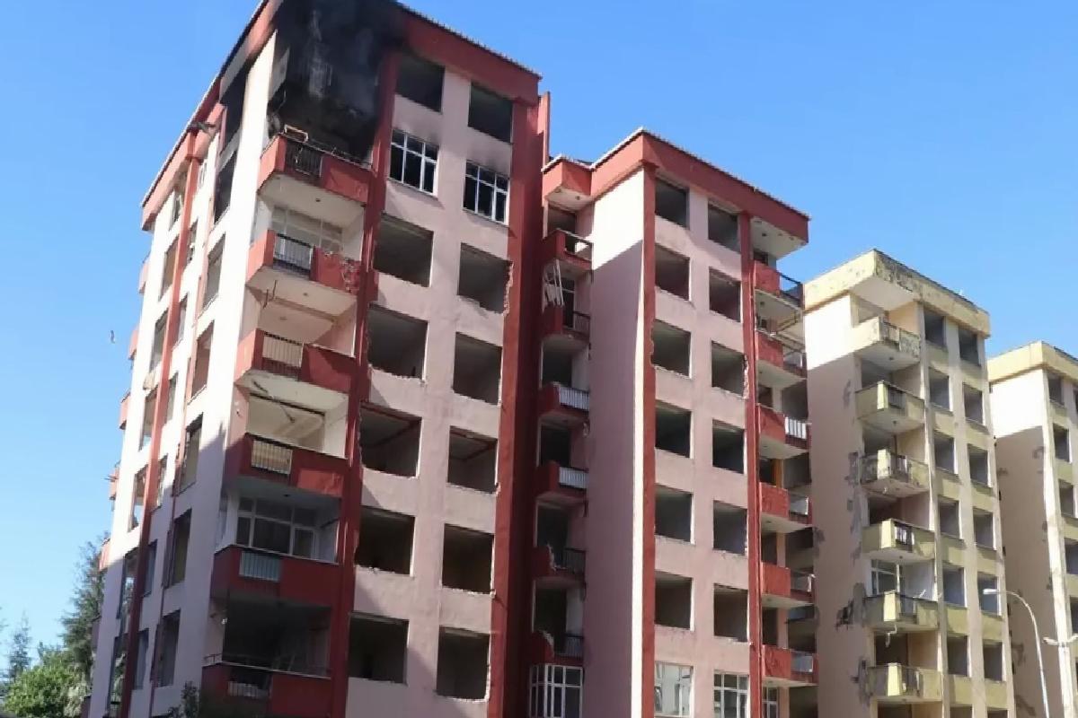 Rize’de Tahliye Edilen Apartmanda Yangın