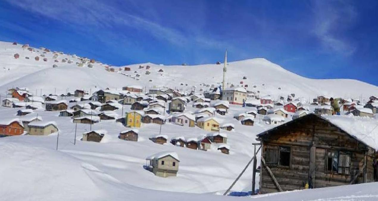 Rize’de yayla yollarında karla mücadele sürüyor