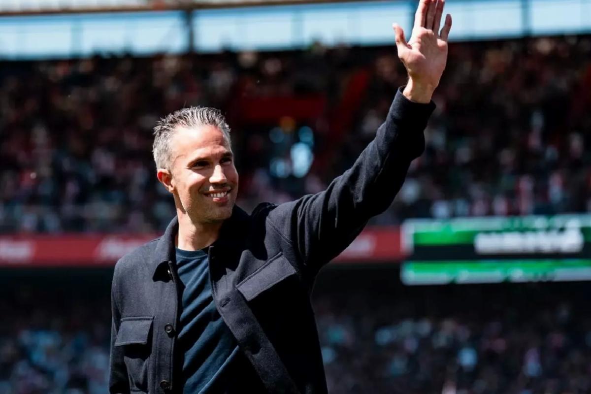 Robin van Persie Fenerbahçe’nin yıldız oyuncusunu istiyor