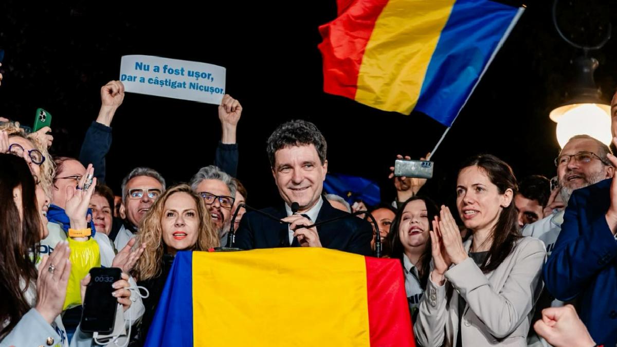 Romanya’da cumhurbaşkanı seçimini bağımsız aday Nicuşor Dan kazandı