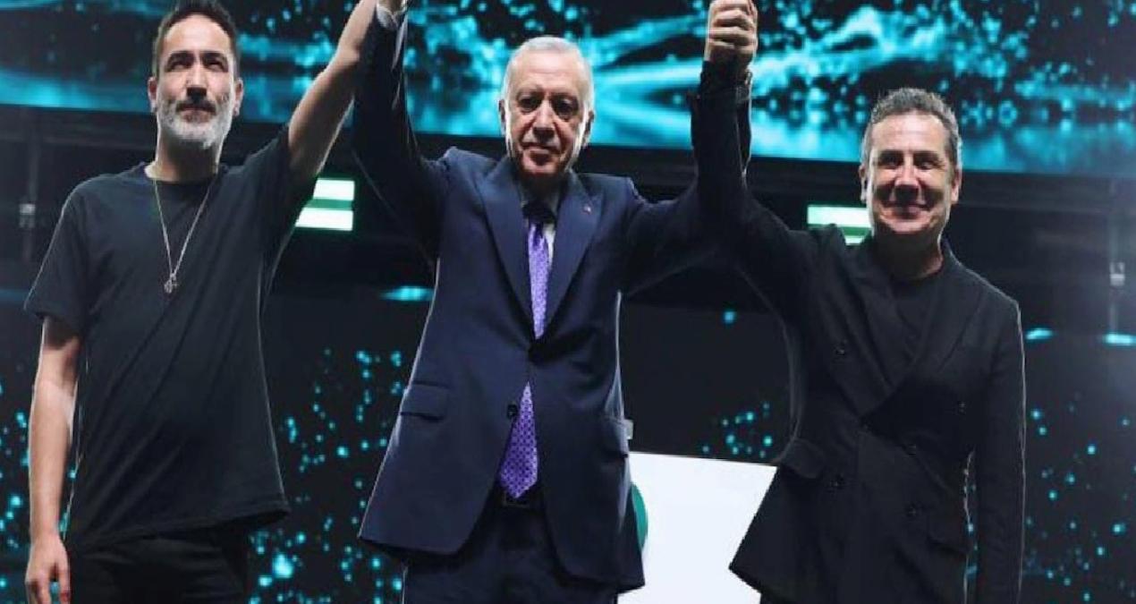 Sagopa Kajmer ve Ferhat Göçer Erdoğan’la el ele sahneye geldi