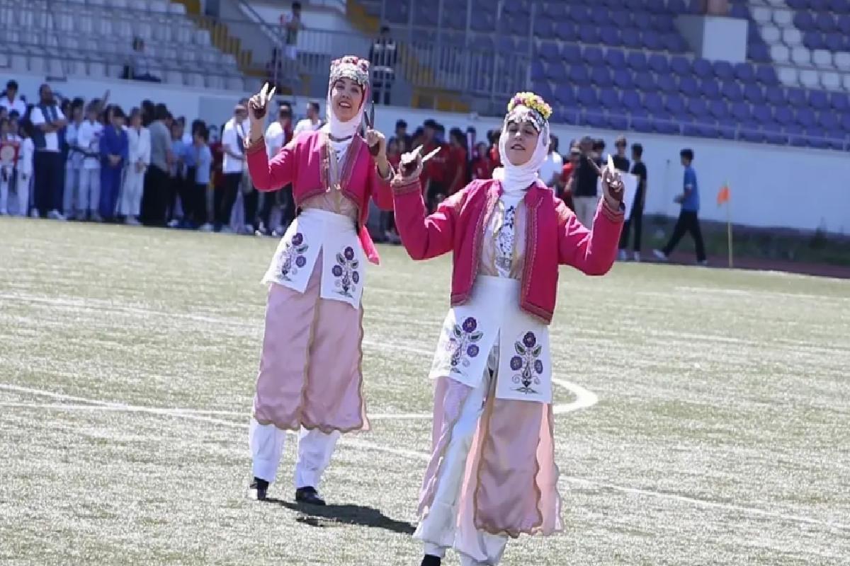 Sakarya ve çevre illerde 19 Mayıs Atatürk’ü Anma, Gençlik ve Spor Bayramı kutlandı