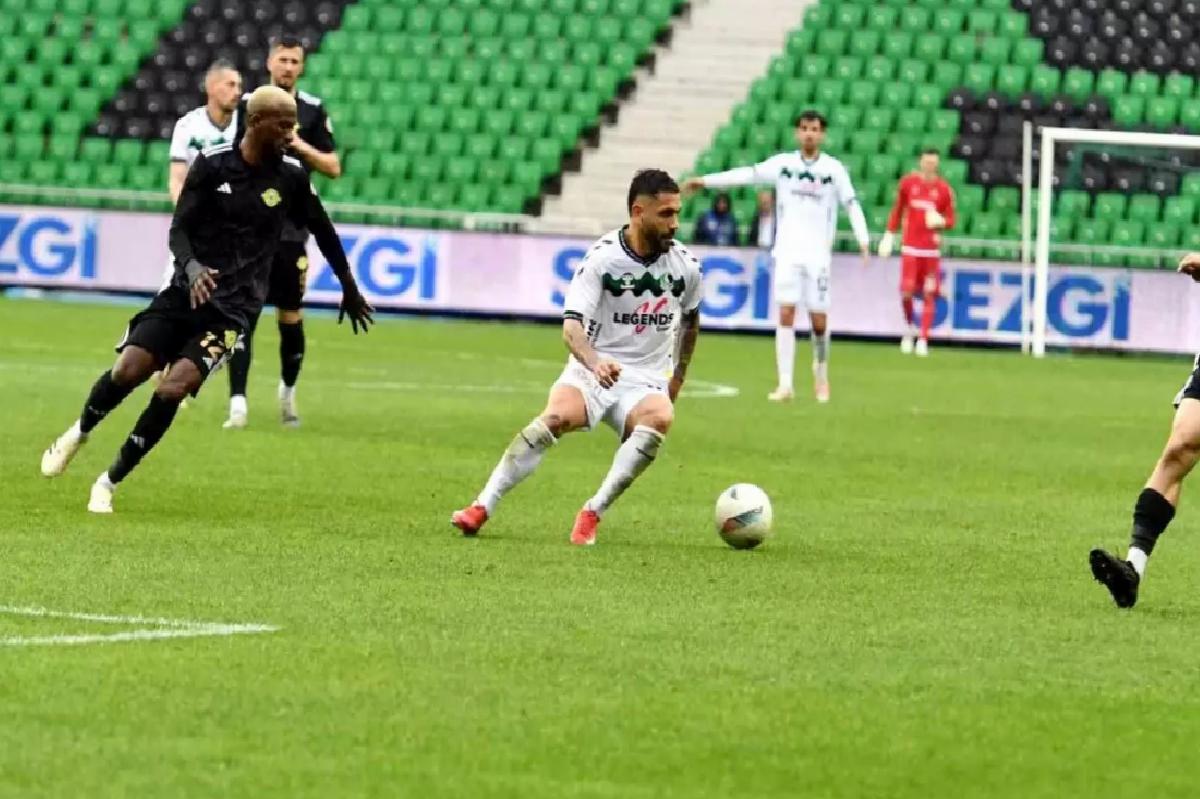 Sakaryaspor Sezonu Galibiyetle Tamamladı